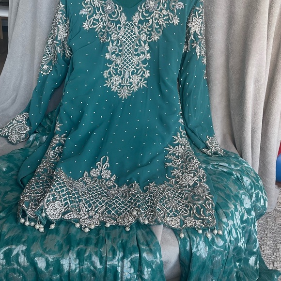 Luxury Bridal Pakistani/ Indian Dress - Picture 10 of 13